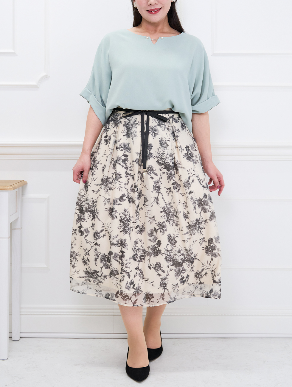 きれい目スタイル！ぽっちゃりさん向けの上品なオフィス